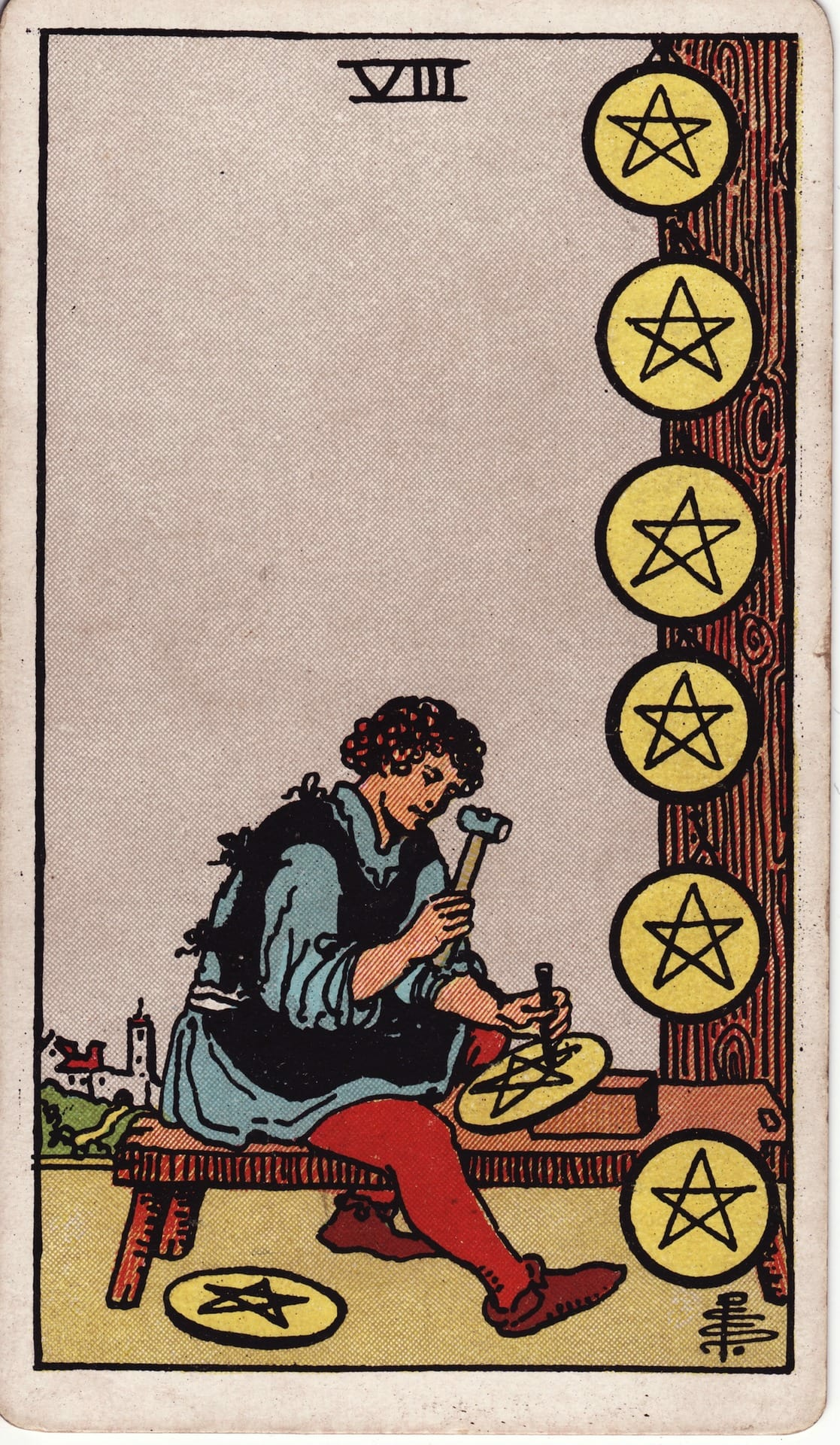 Ocho de Oros tarot card - Arcanos menores - trabajo constante, maestría, práctica